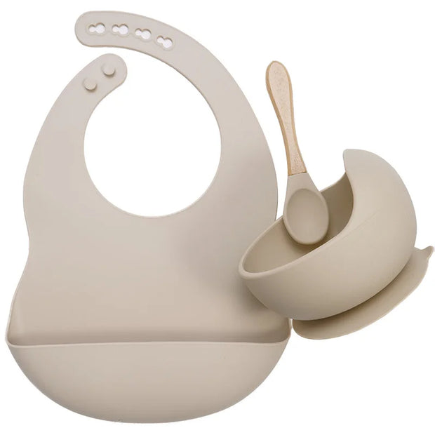 Ensemble de vaisselle en silicone pour bébé.