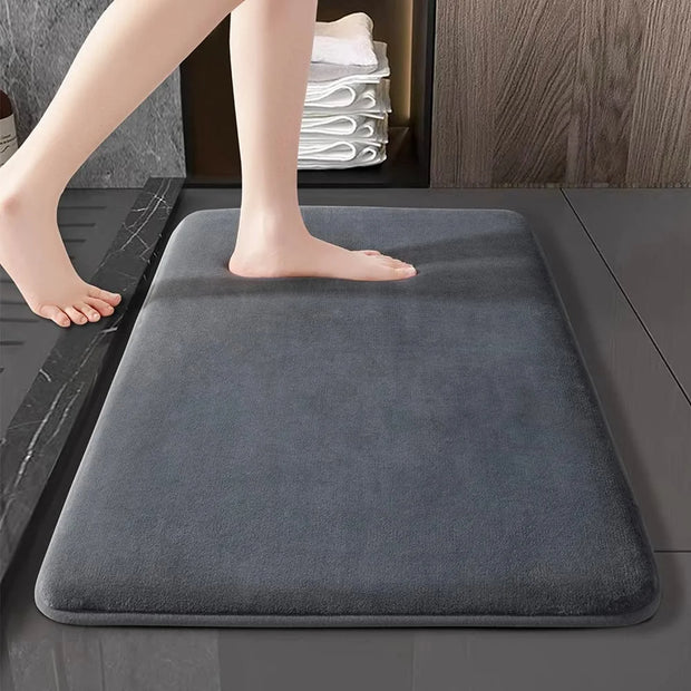 Tapis de salle de bain en mousse à mémoire de forme.