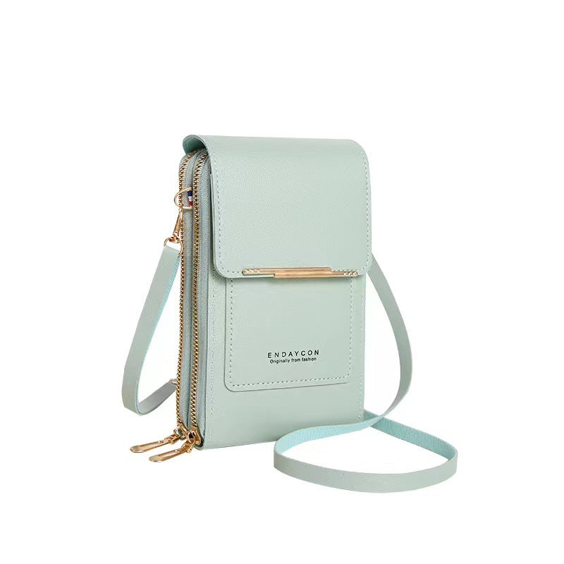 Petit sac pour femme avec zone tactile transparente.