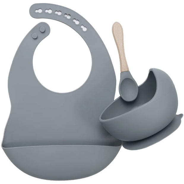 Ensemble de vaisselle en silicone pour bébé.