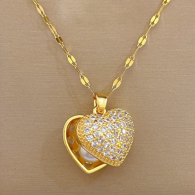 Collier de perles de coquillage ouvrable coréen.                  Korean Openable Shell Pearl Necklace
