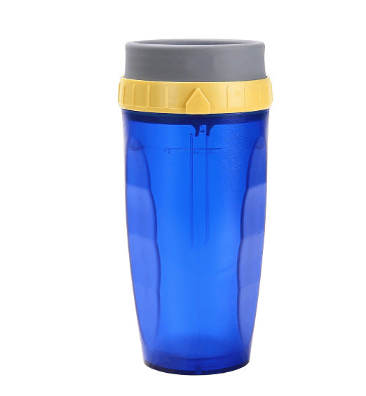 Tasse à café torsadée avec paille