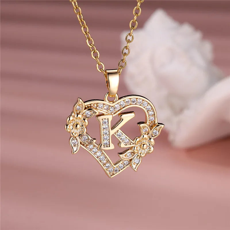 Collier pendentif cœur en forme de fleur avec lettres A-Z