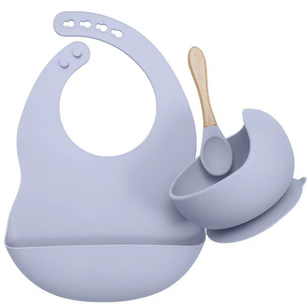 Ensemble de vaisselle en silicone pour bébé.