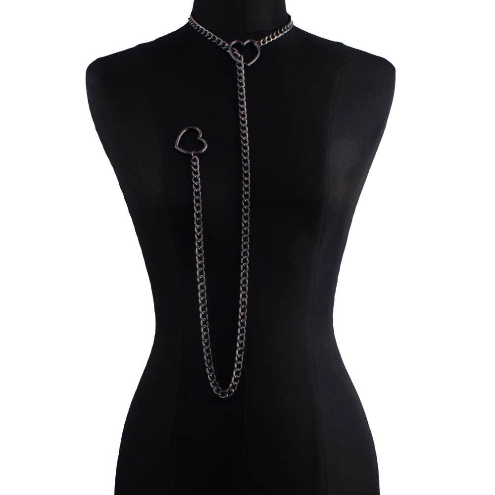 Collier à chaîne coulissante en forme de cœur.