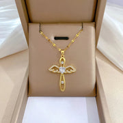 Collier pendentif croix en zircon de luxe brillant.