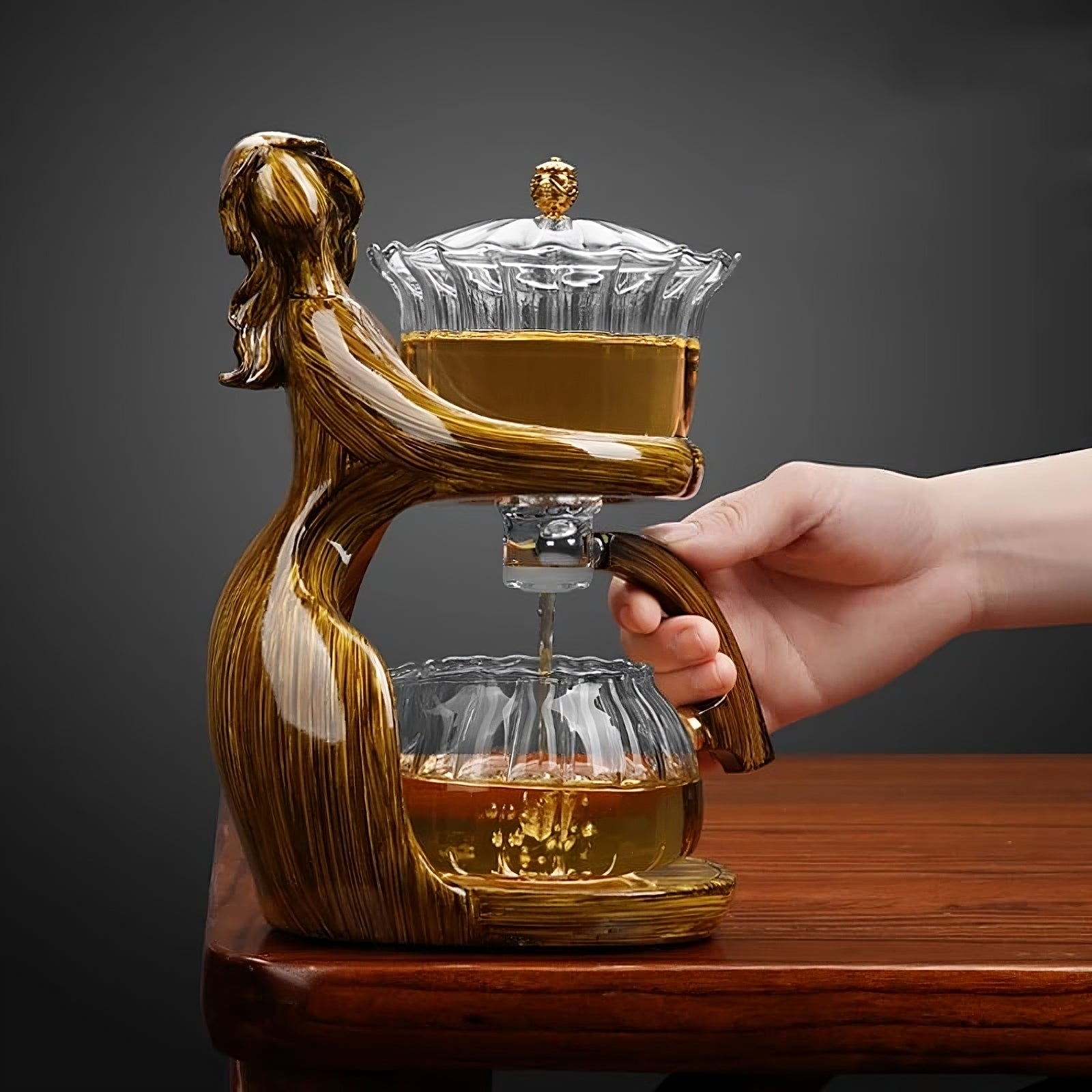 Théière semi-automatique.  Semi-Automatic Teapot