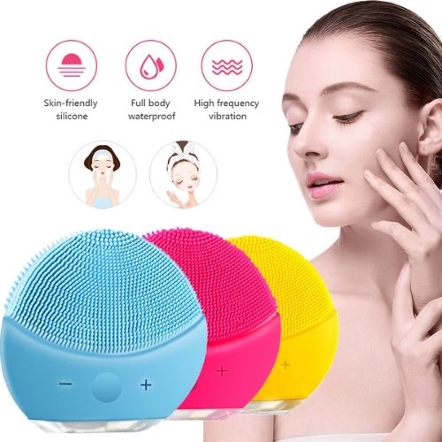 Brosse nettoyante vibrante pour le visage en silicone.