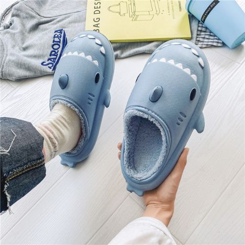 Pantoufles de requin pour l'hiver
