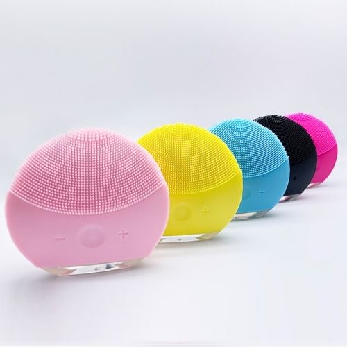 Brosse nettoyante vibrante pour le visage en silicone.