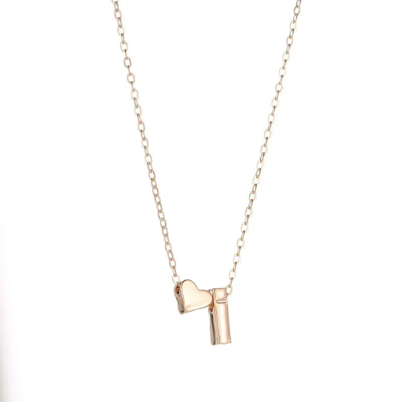 Collier Initiale Délicat Petit Cœur.