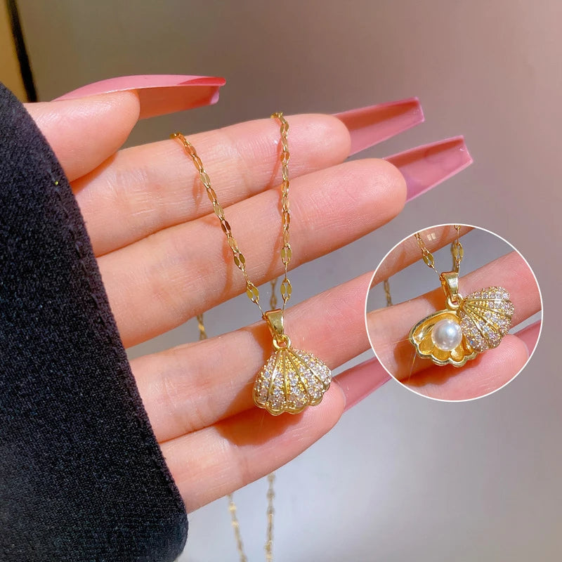Collier de perles de coquillage ouvrable coréen.                  Korean Openable Shell Pearl Necklace