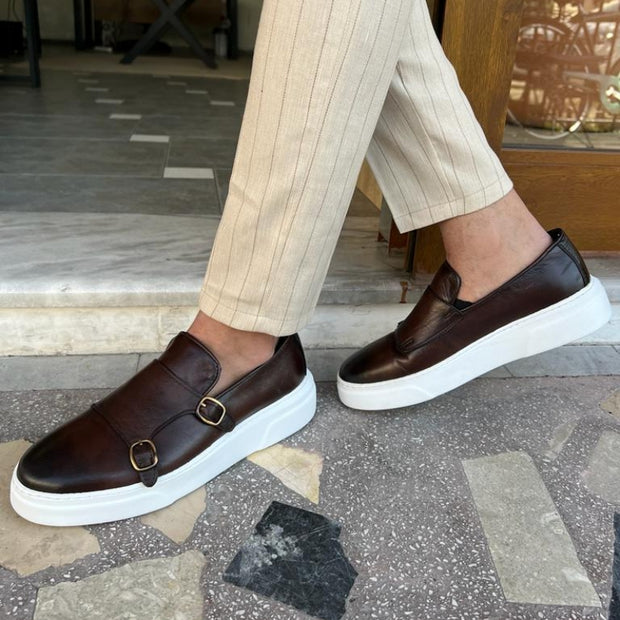 Nouvelles chaussures vulcanisées marron pour hommes.