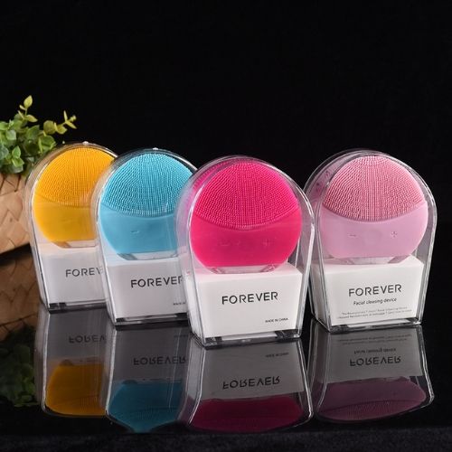 Brosse nettoyante vibrante pour le visage en silicone.
