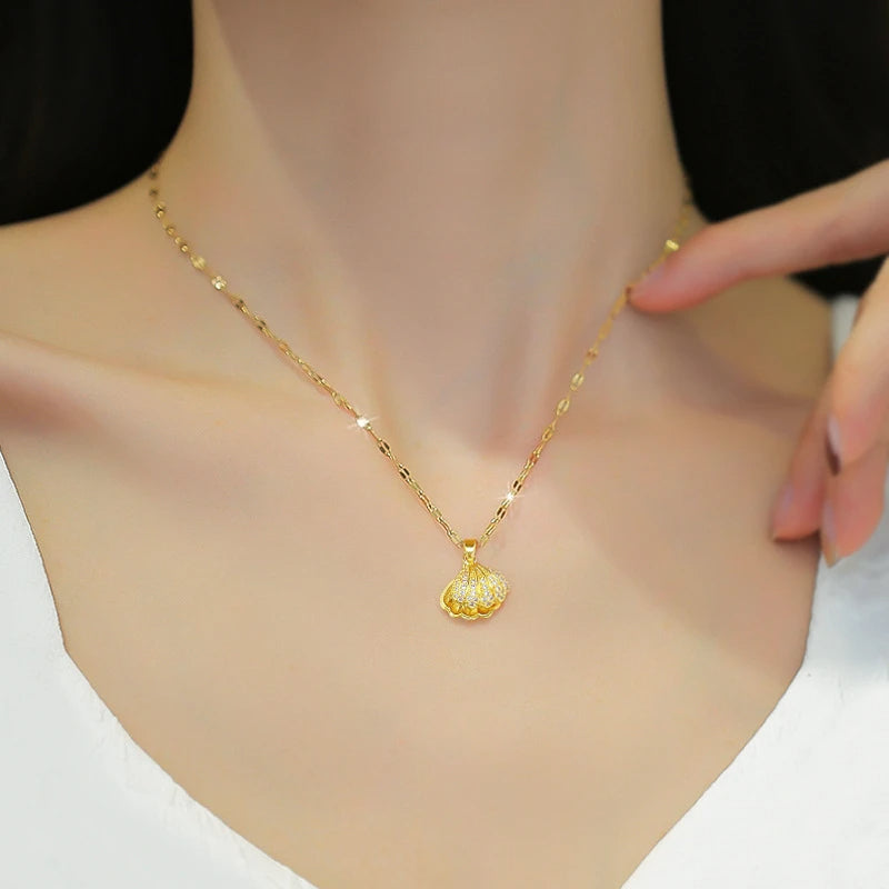Collier de perles de coquillage ouvrable coréen.                  Korean Openable Shell Pearl Necklace