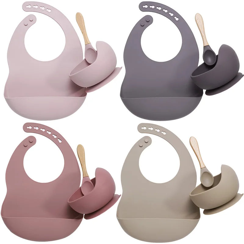 Ensemble de vaisselle en silicone pour bébé.