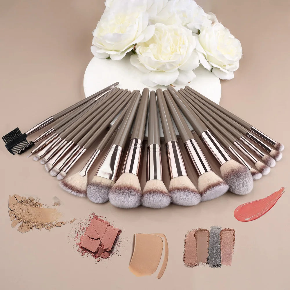 Ensemble de pinceaux de maquillage.