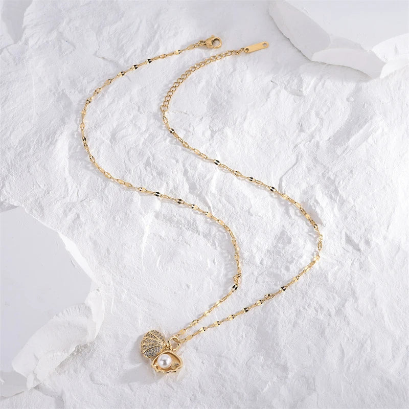 Collier de perles de coquillage ouvrable coréen.                  Korean Openable Shell Pearl Necklace