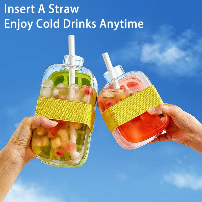 Bac à glaçons avec paille.         Ice Cube Tray With Straw