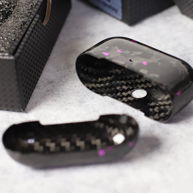 Étui en fibre de carbone pour AirPods Pro.