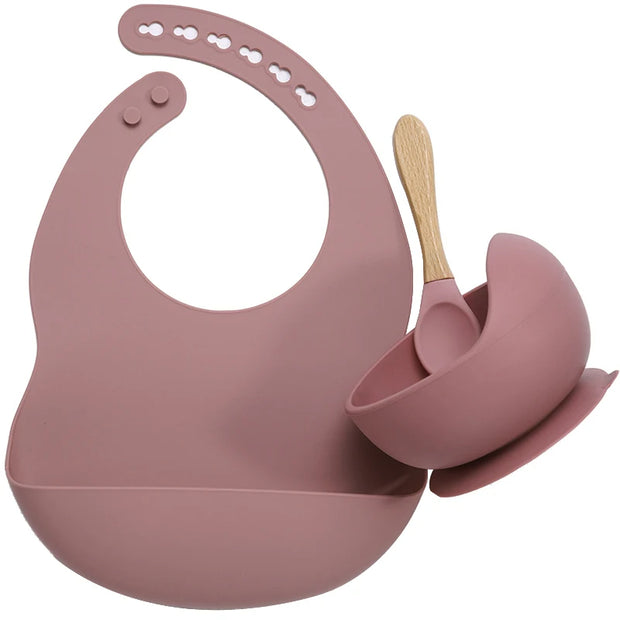 Ensemble de vaisselle en silicone pour bébé.