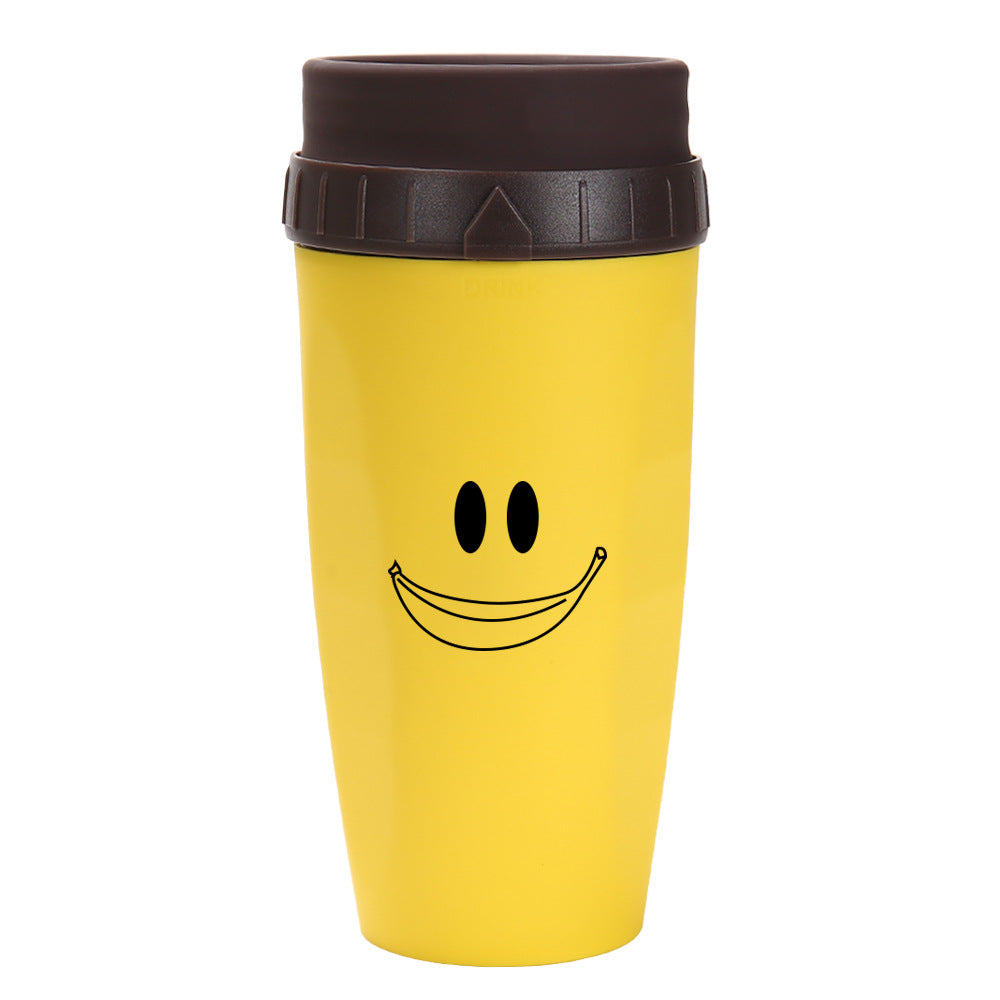 Tasse à café torsadée avec paille
