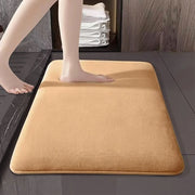Tapis de salle de bain en mousse à mémoire de forme.