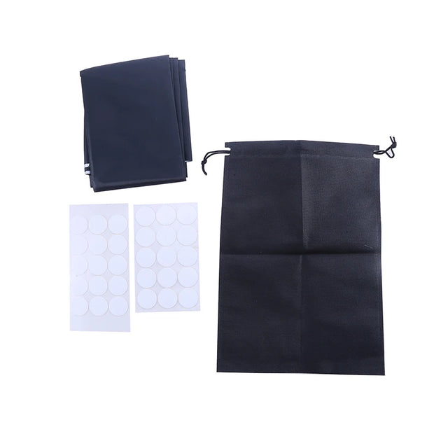 Stores occultants plissés auto-adhésifs.