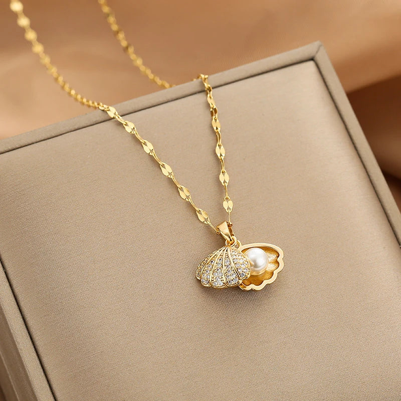 Collier de perles de coquillage ouvrable coréen.                  Korean Openable Shell Pearl Necklace