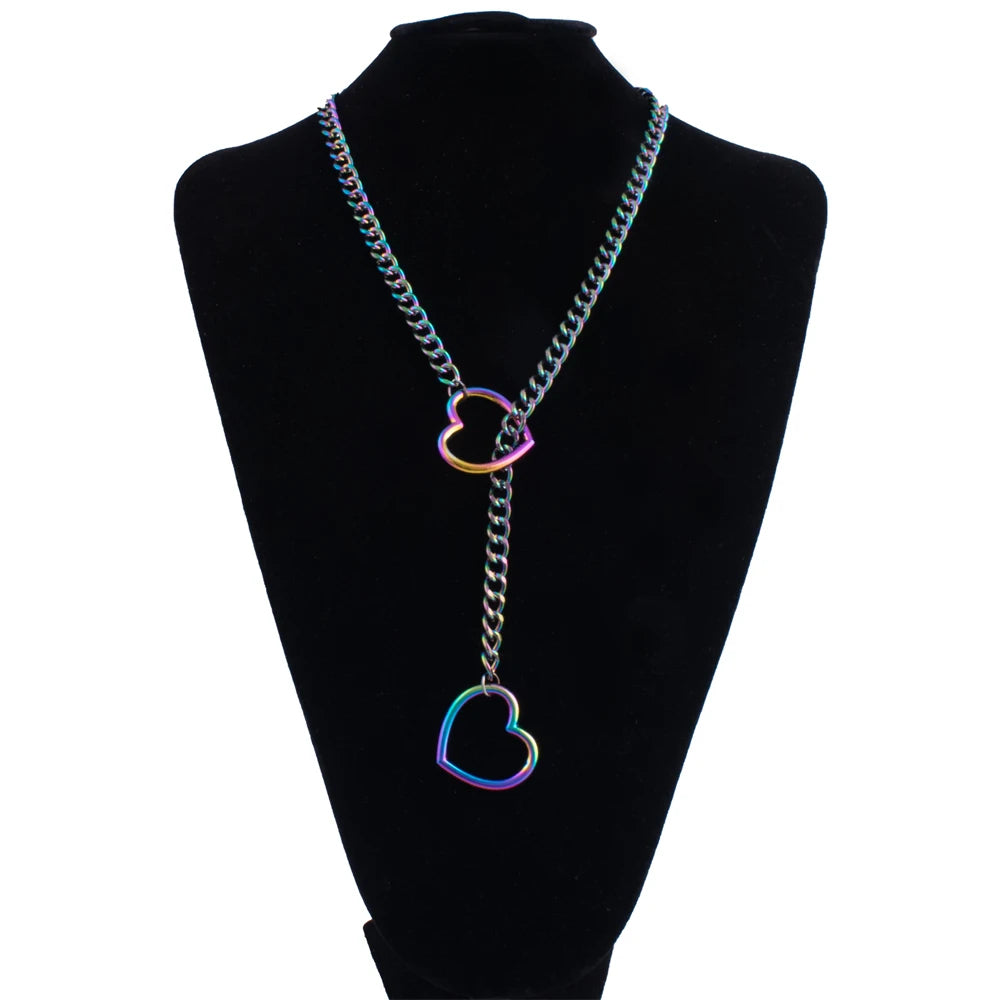 Collier à chaîne coulissante en forme de cœur.