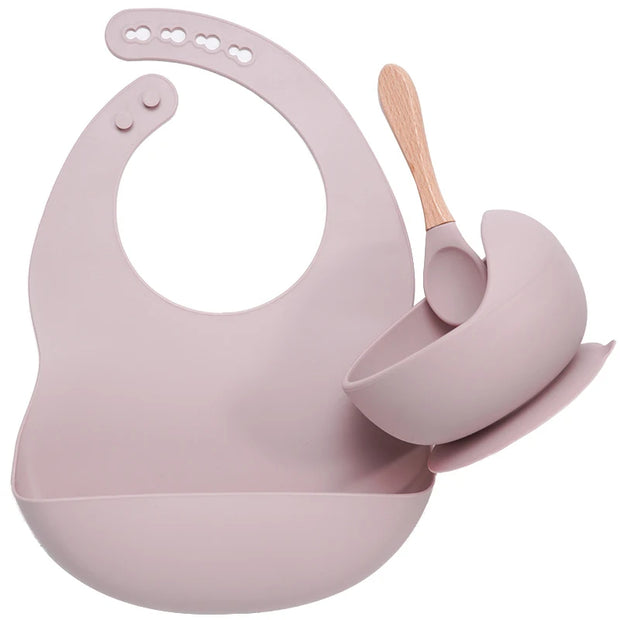 Ensemble de vaisselle en silicone pour bébé.