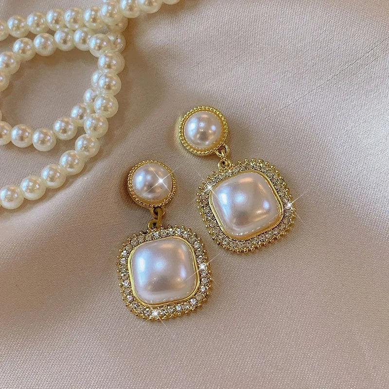 Boucles d'oreilles vintage en perles style CC
