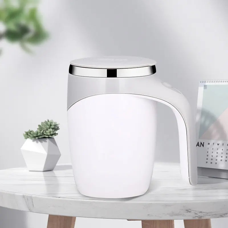 Tasse à agitation automatique