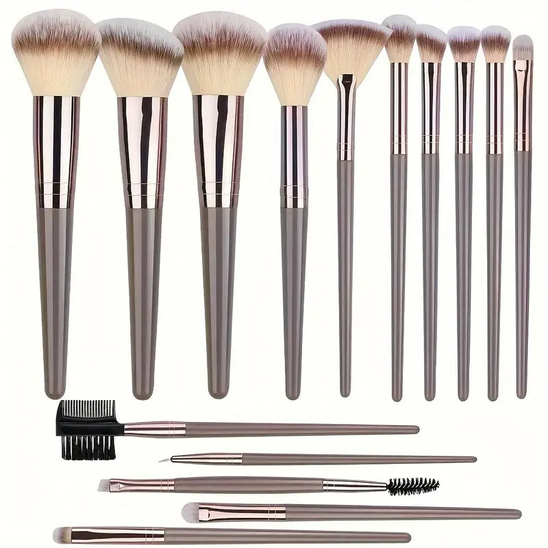 Ensemble de pinceaux de maquillage.