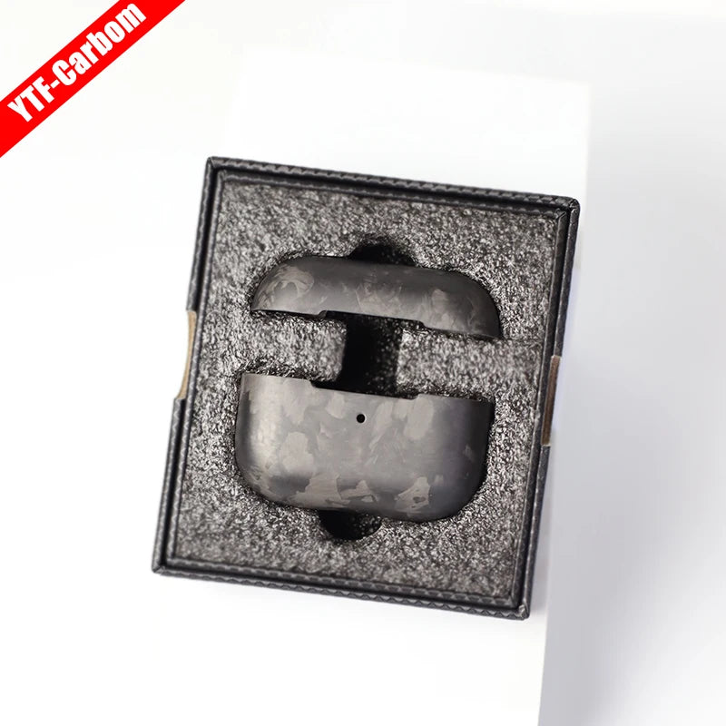 Étui en fibre de carbone pour AirPods Pro.